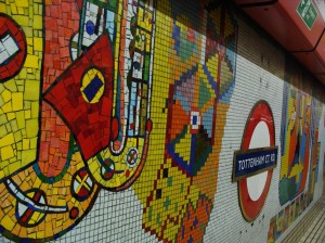 Mosaicos de la estación de metro de Tottenham
